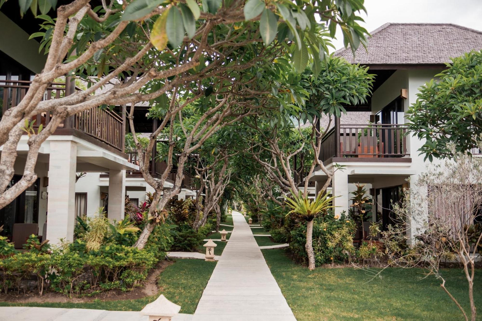 Living And Resort