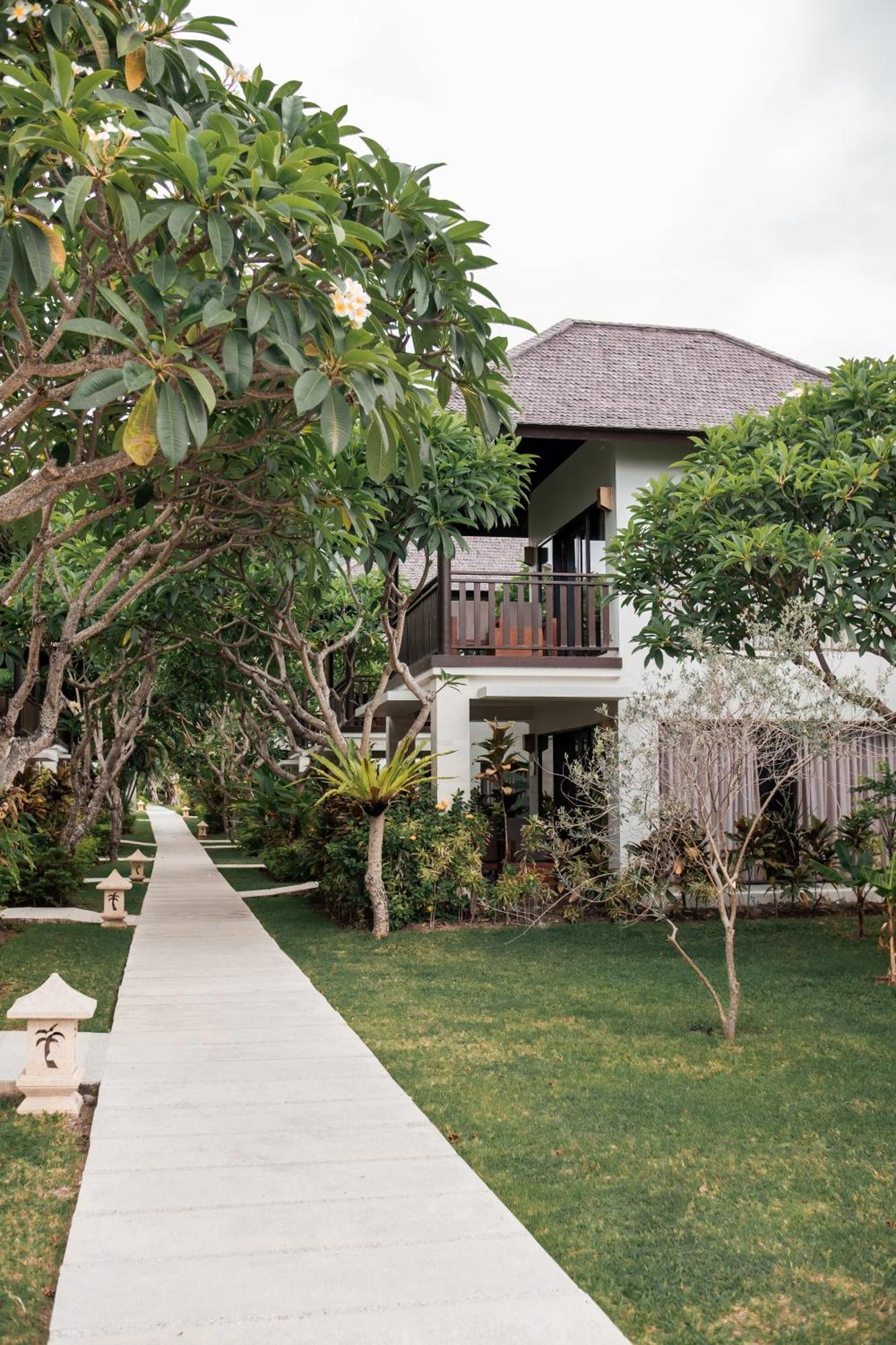 Living And Resort