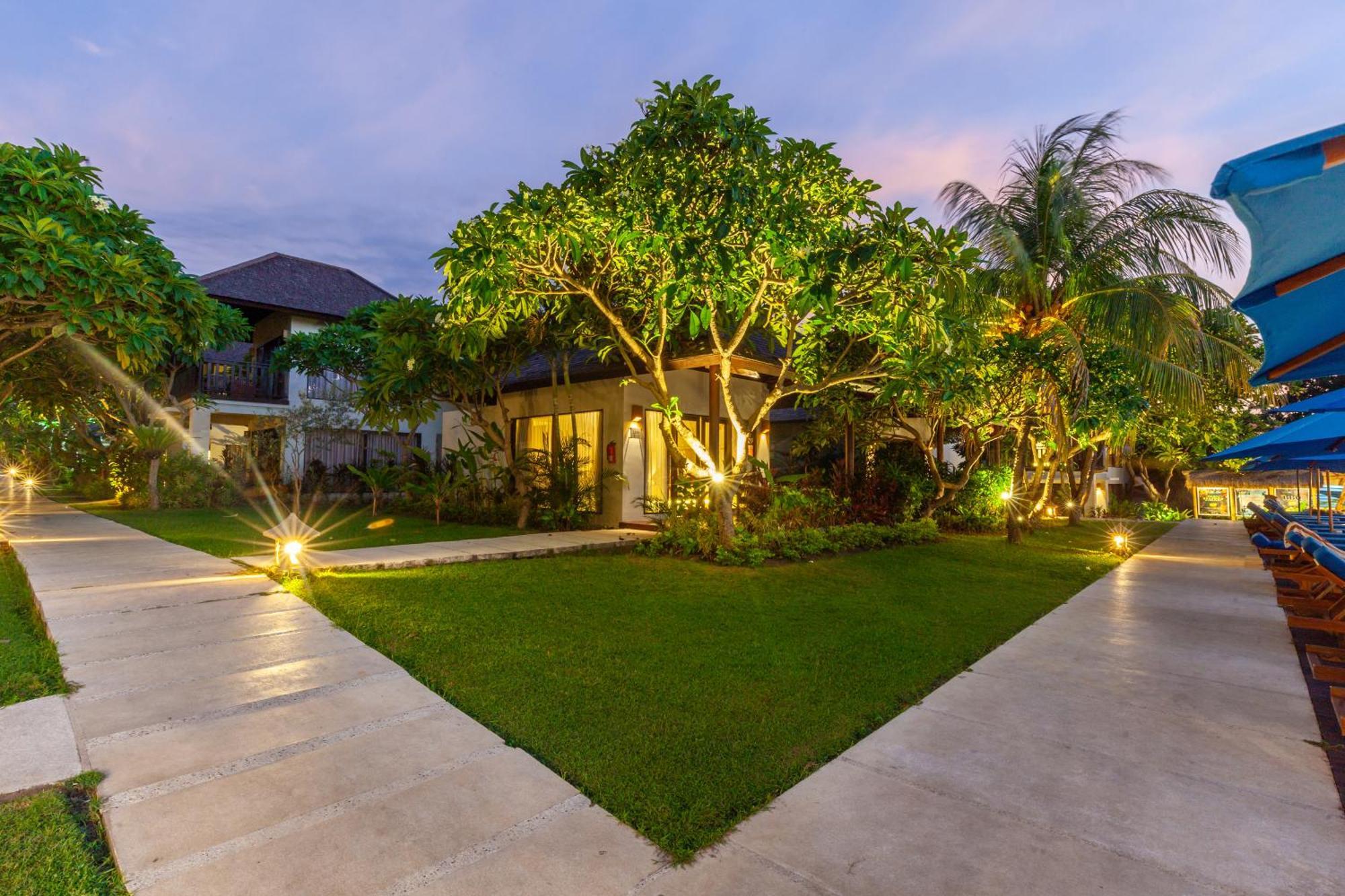 Resort Living And Senggigi