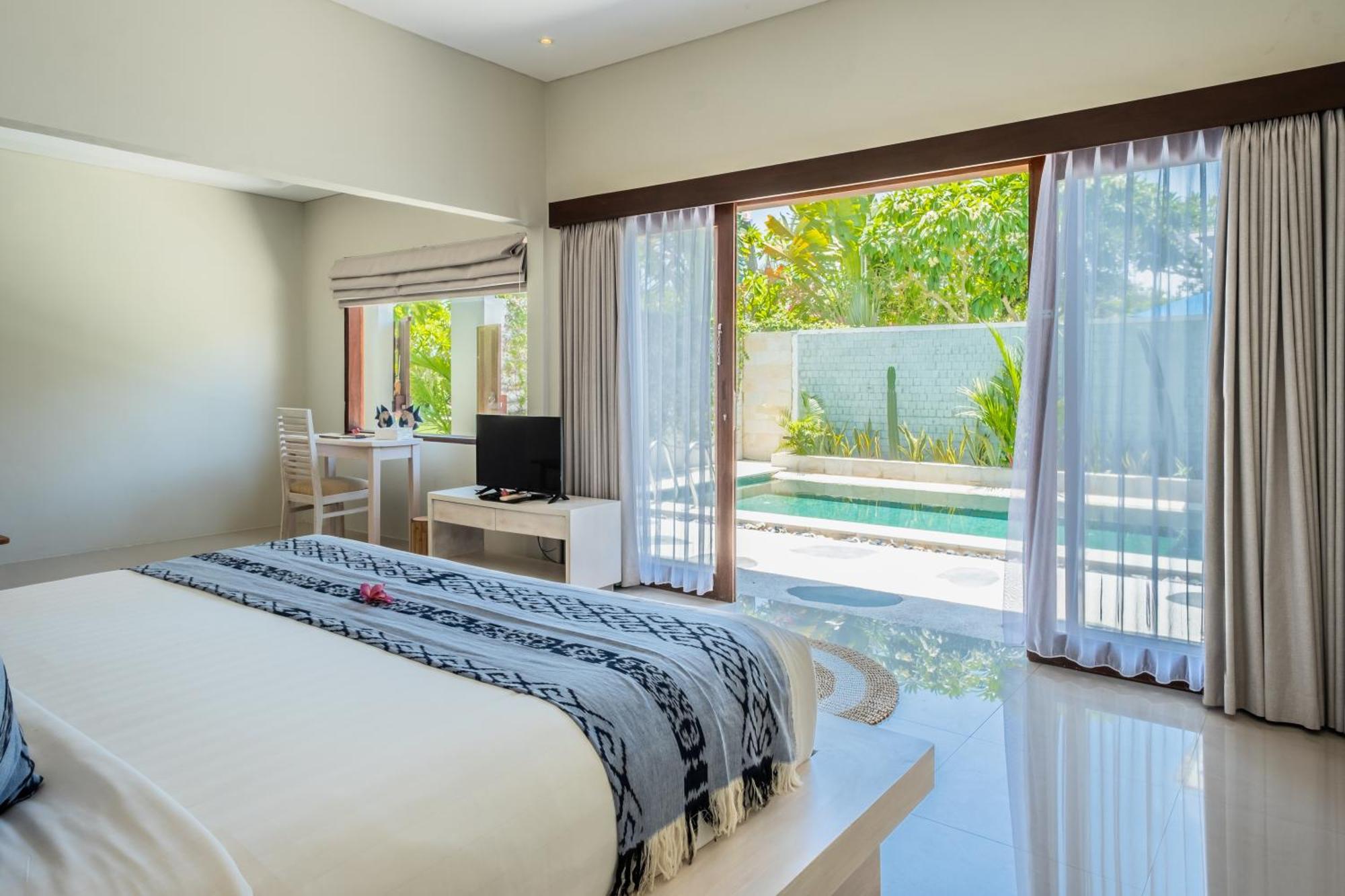 Living And Senggigi