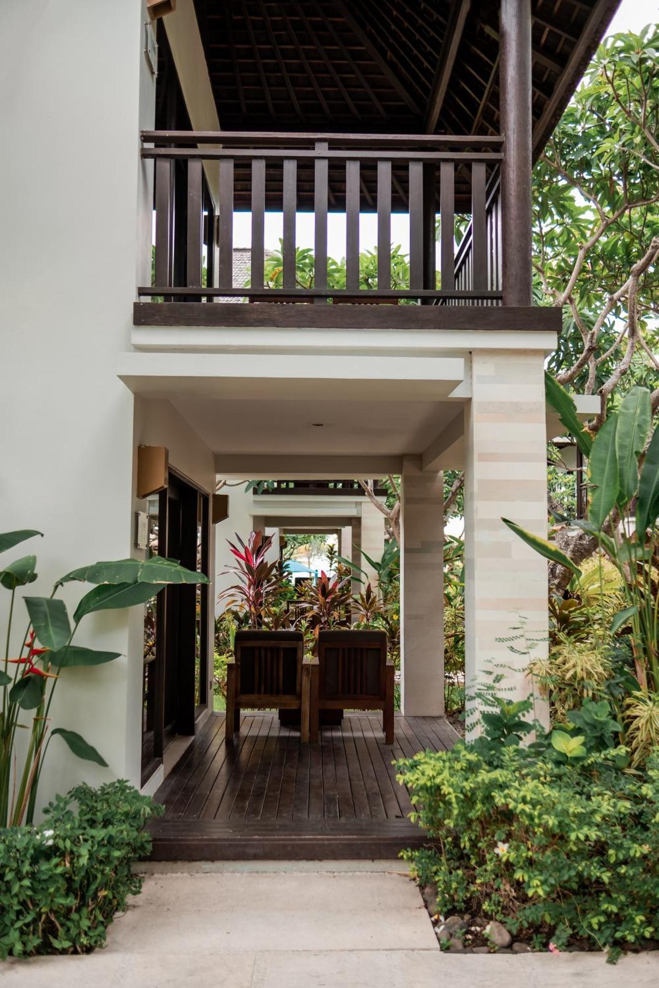 Resort Living And Senggigi