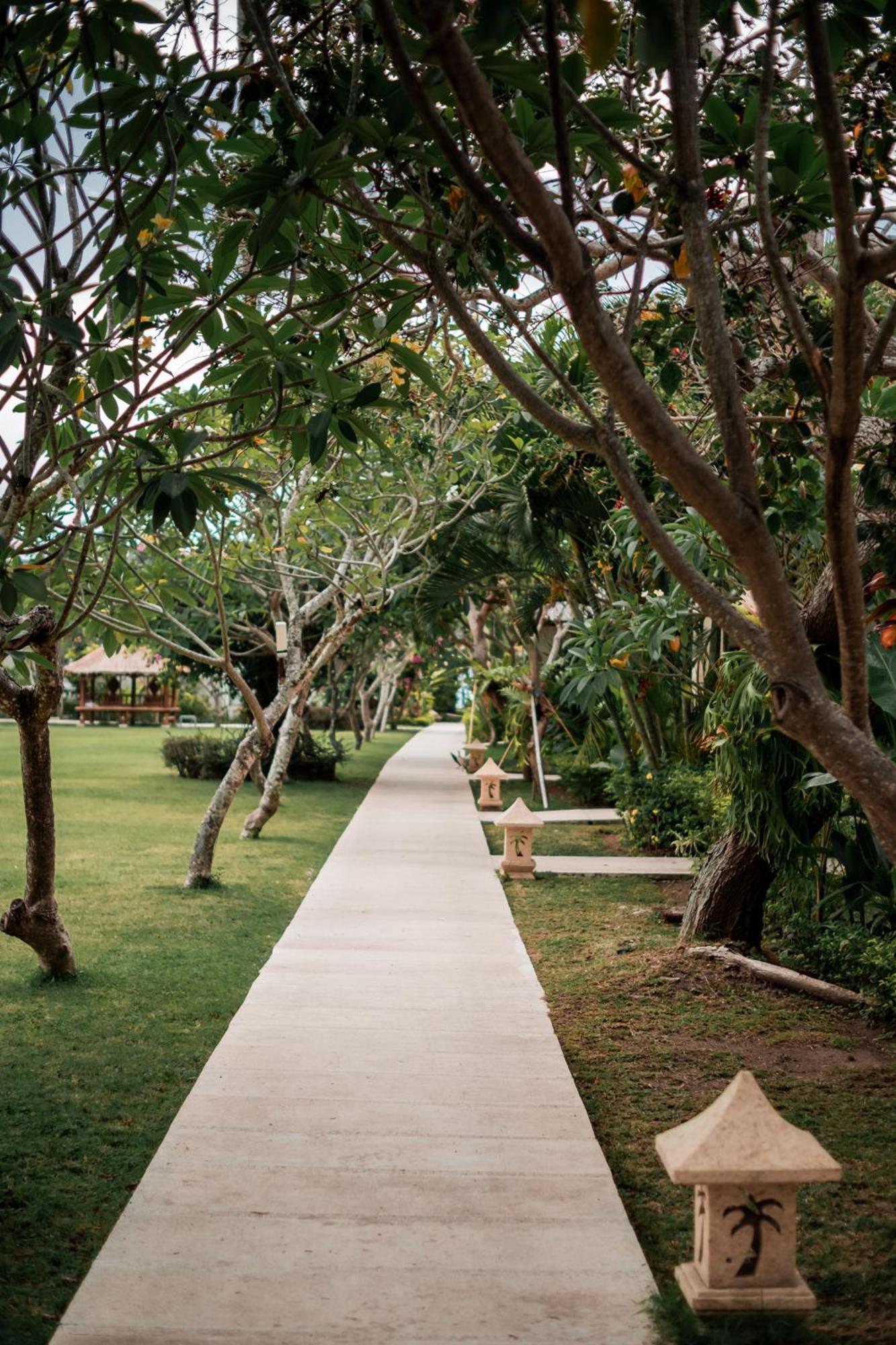 Living And Resort